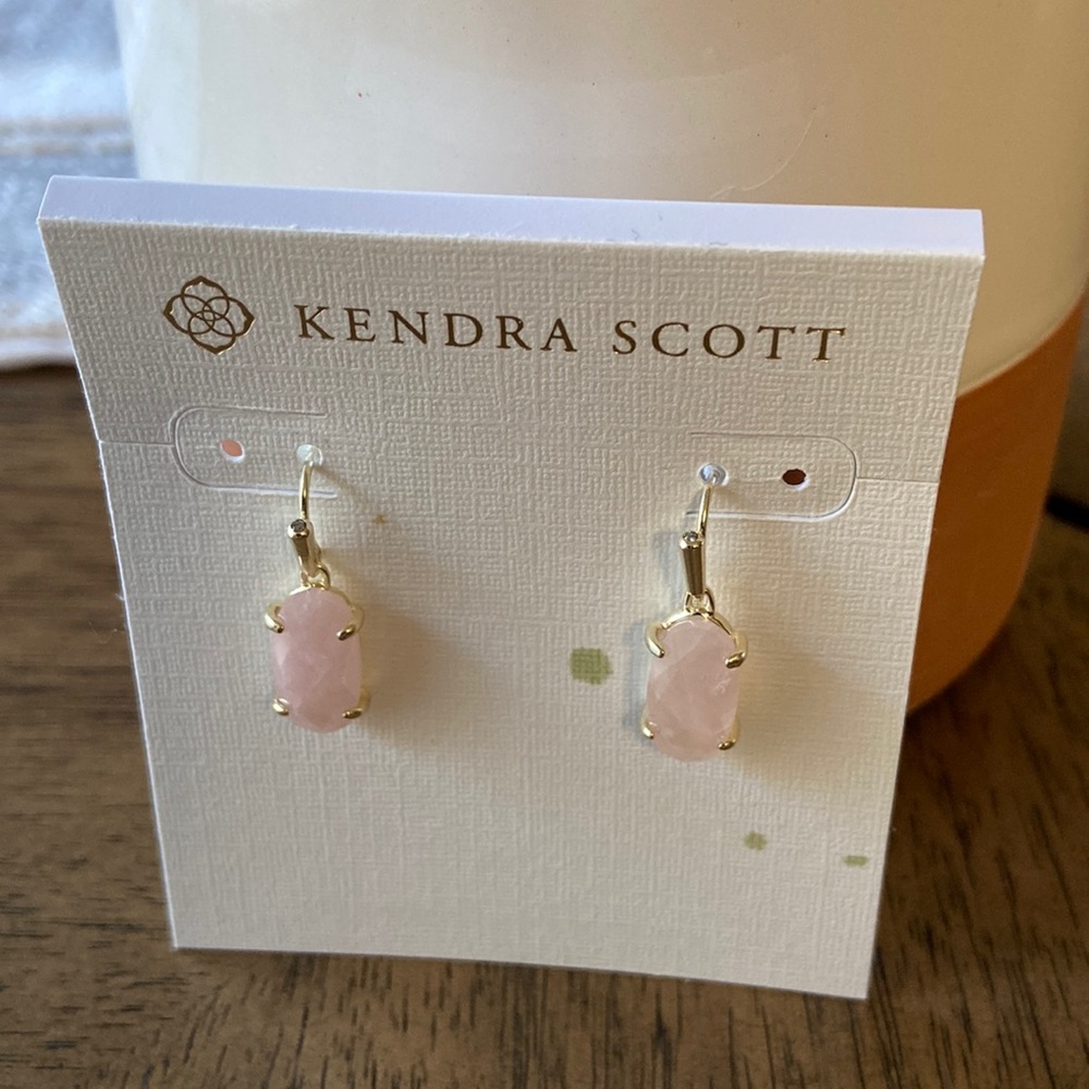 Kendra Scott Betty Drop in Gold metal Rose Quartz Earring